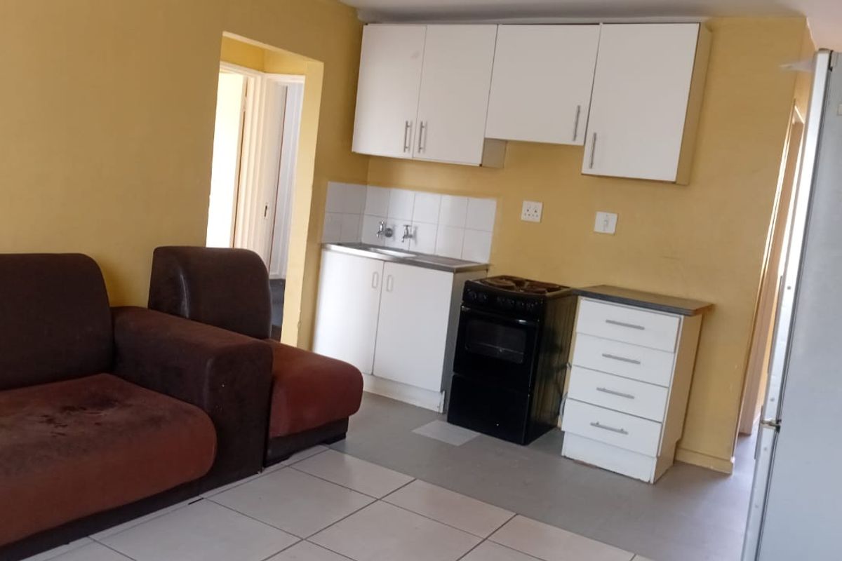 "Modern and Spacious Family Home for Sale in Amalinda Sohco Flats - Photo 4
