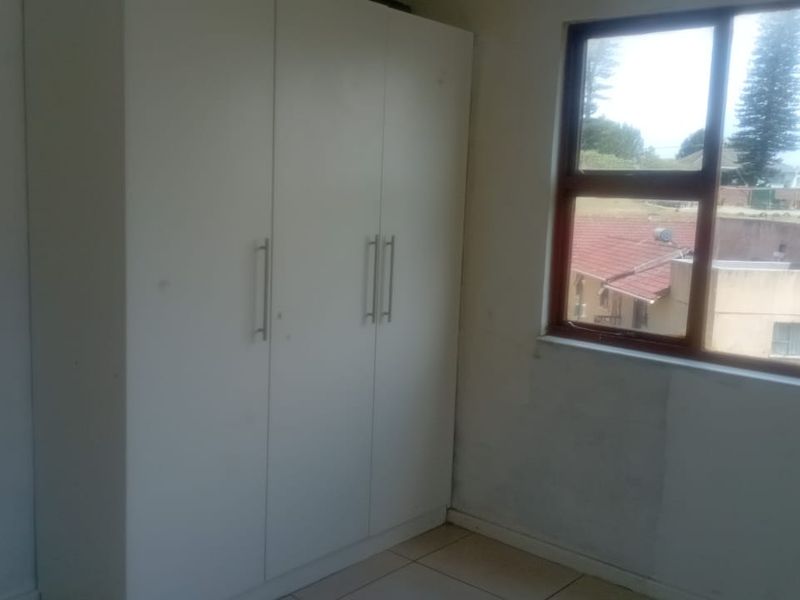 "Modern and Spacious Family Home for Sale in Amalinda Sohco Flats - Photo 8