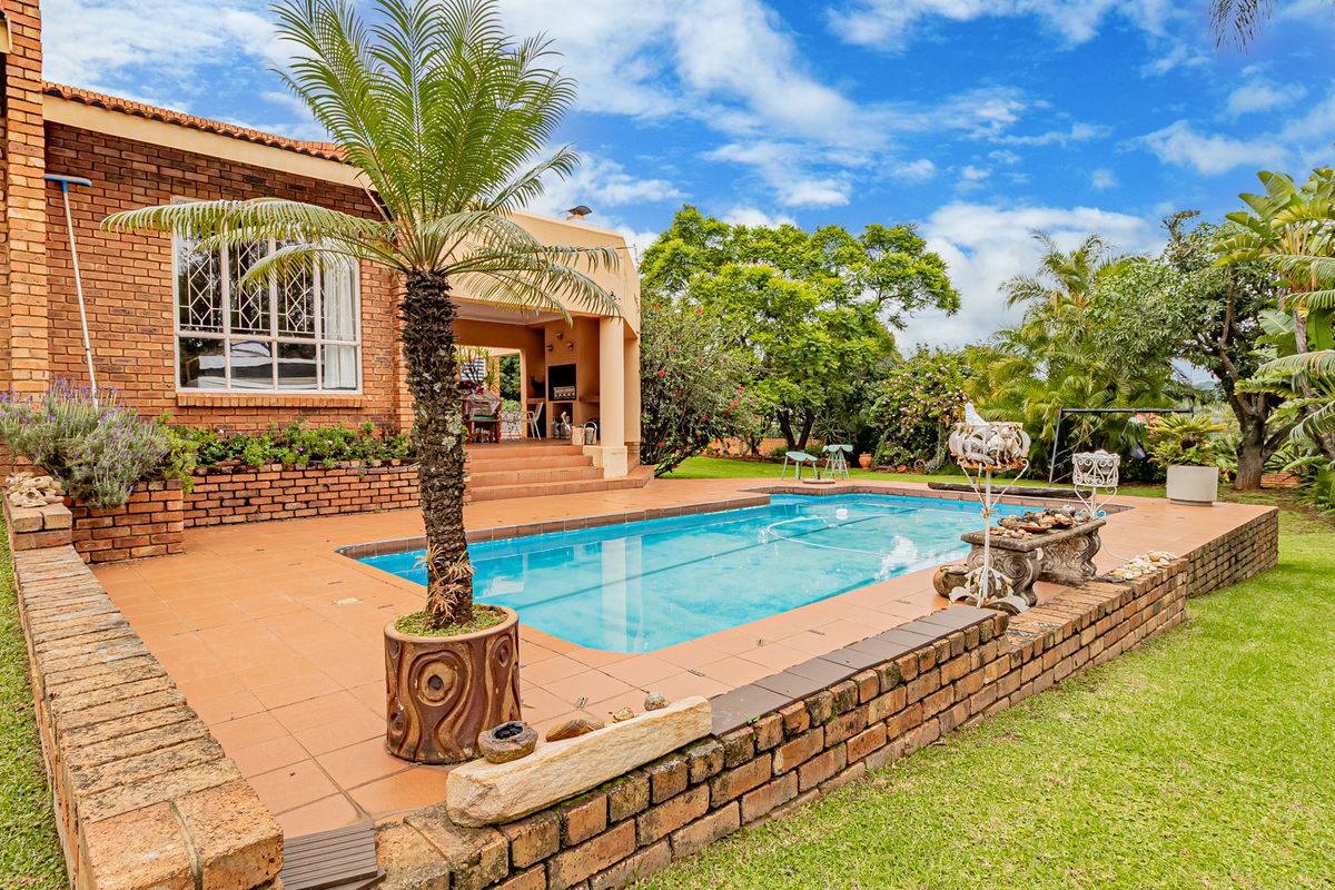 Beautiful Family home looking for new loving family - Photo 2