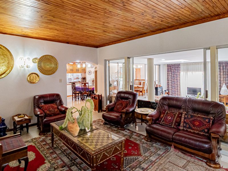 Beautiful Family home looking for new loving family - Photo 8