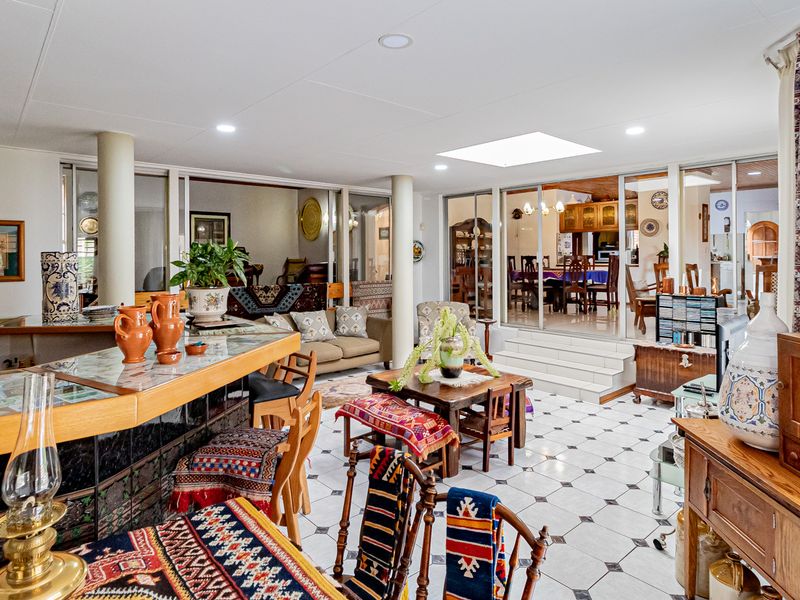 Beautiful Family home looking for new loving family - Photo 7