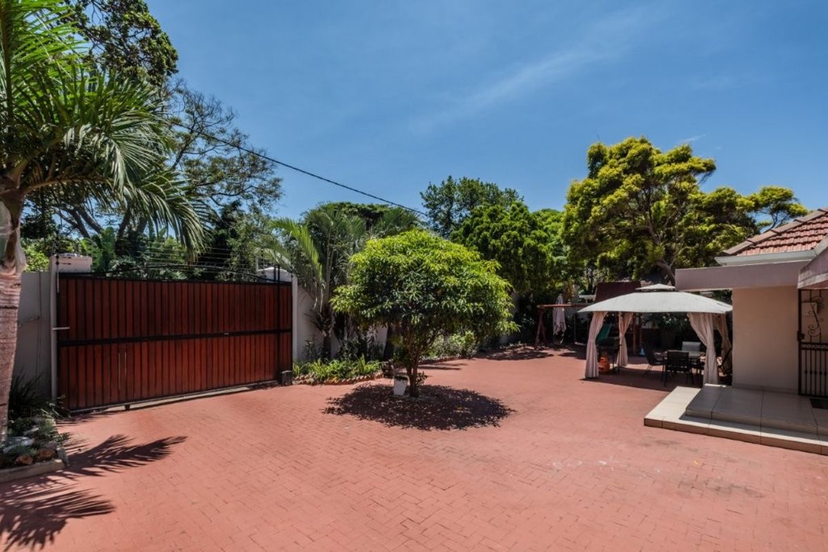 Free Standing Family Home on Level Land in Prime Durban North. - Photo 4