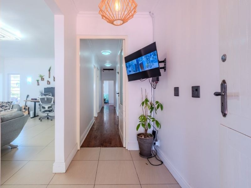 Free Standing Family Home on Level Land in Prime Durban North. - Photo 7