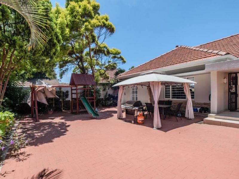 Free Standing Family Home on Level Land in Prime Durban North. - Photo 6