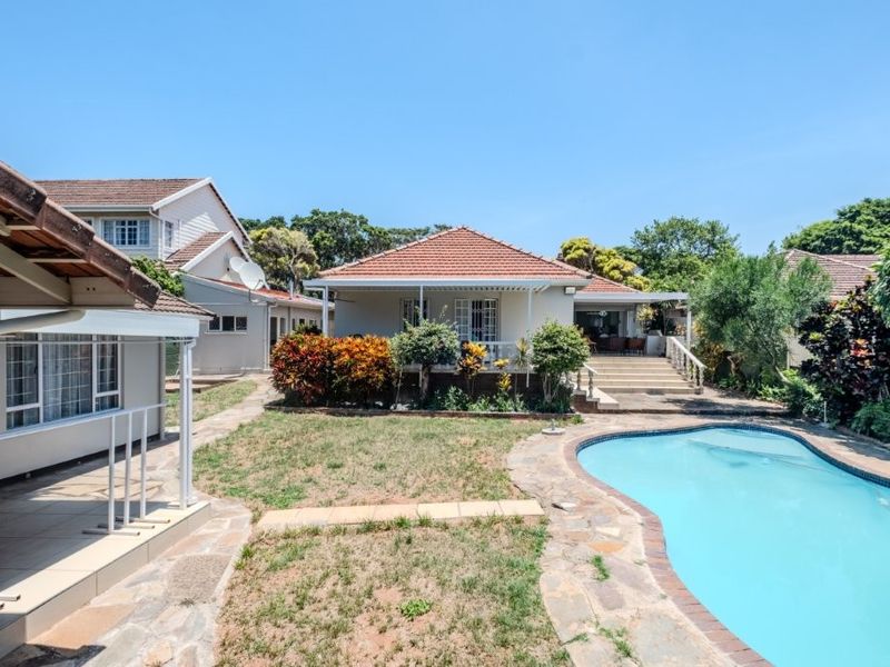 Free Standing Family Home on Level Land in Prime Durban North. - Photo 2