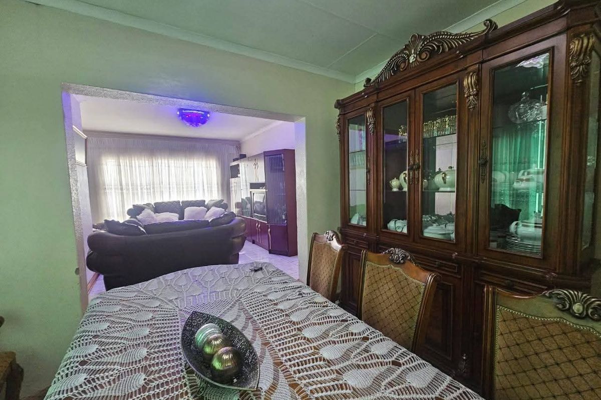 HOME FOR SALE - Photo 5