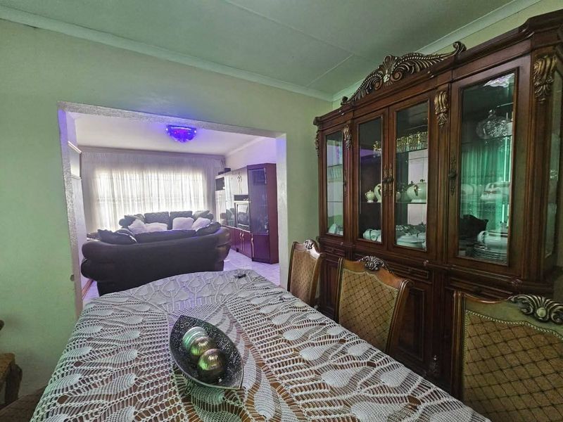 HOME FOR SALE - Photo 5