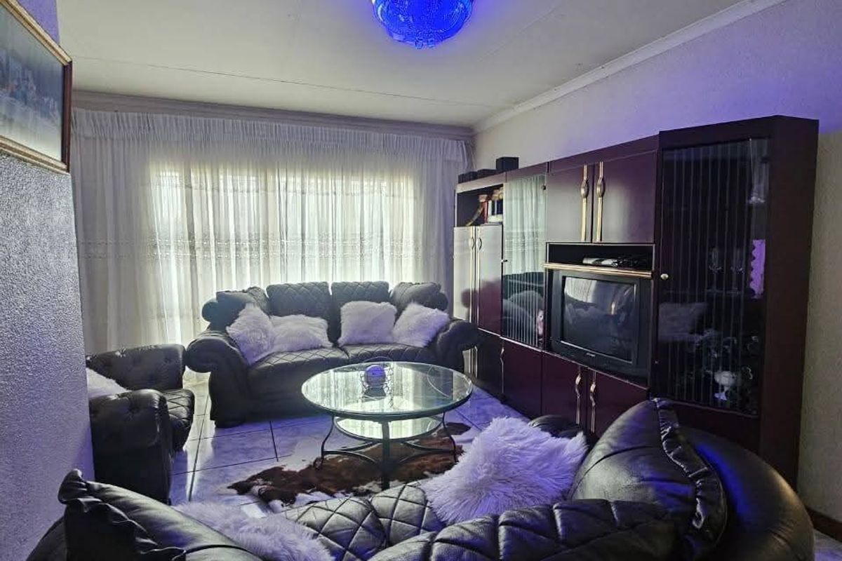 HOME FOR SALE - Photo 4