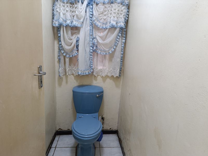 HOME FOR SALE - Photo 8