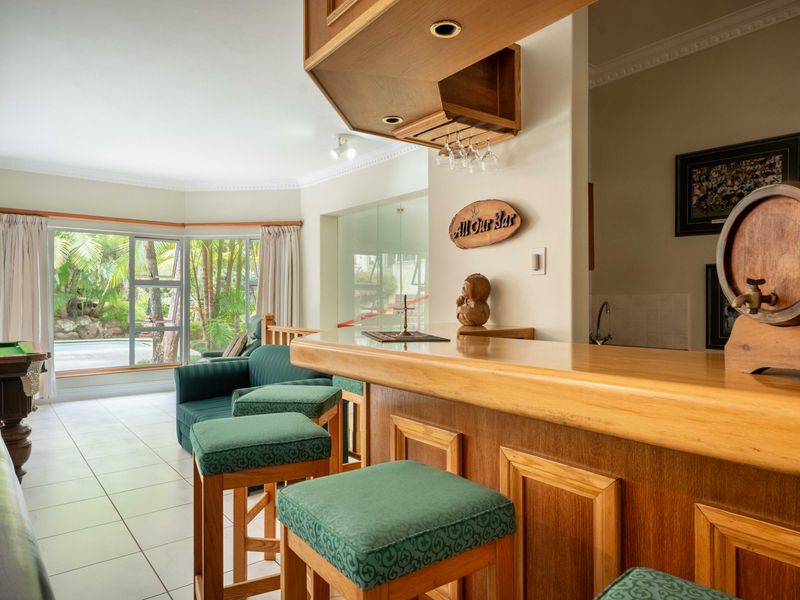 Elite Complex Home and Cottage in Golf Course Blue Zone - Photo 9