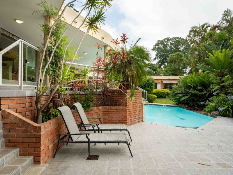 Elite Complex Home and Cottage in Golf Course Blue Zone - Photo 6