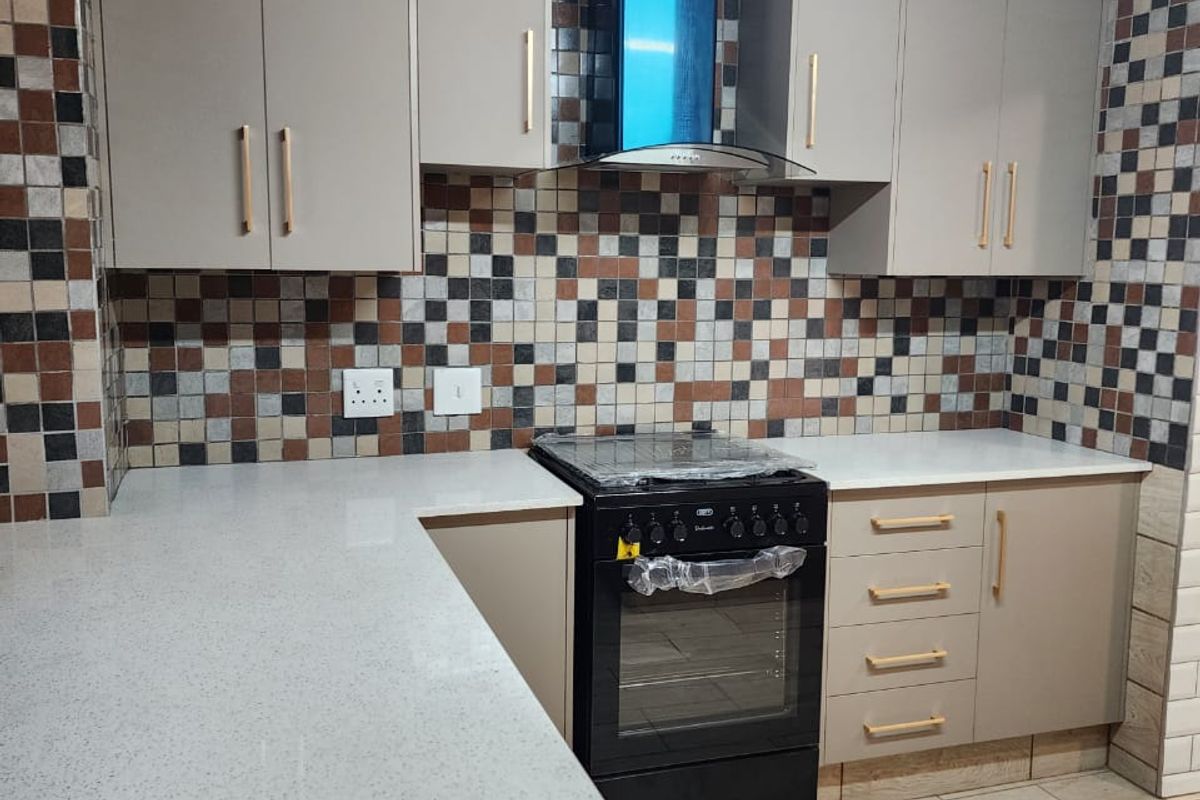 Luxury Townhouse in Wapadrand, Pretoria - Photo 2