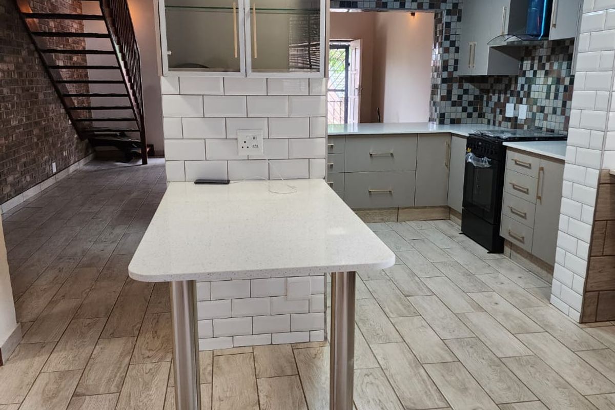 Luxury Townhouse in Wapadrand, Pretoria - Photo 4