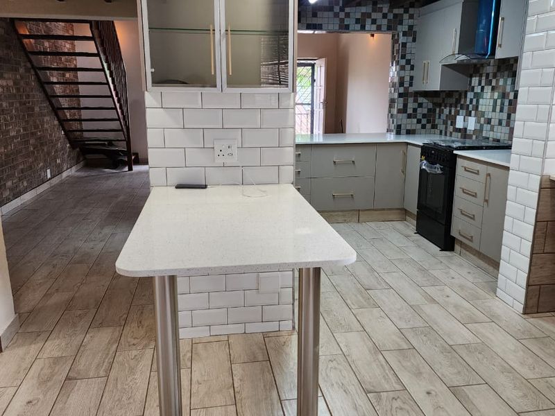 Luxury Townhouse in Wapadrand, Pretoria - Photo 4