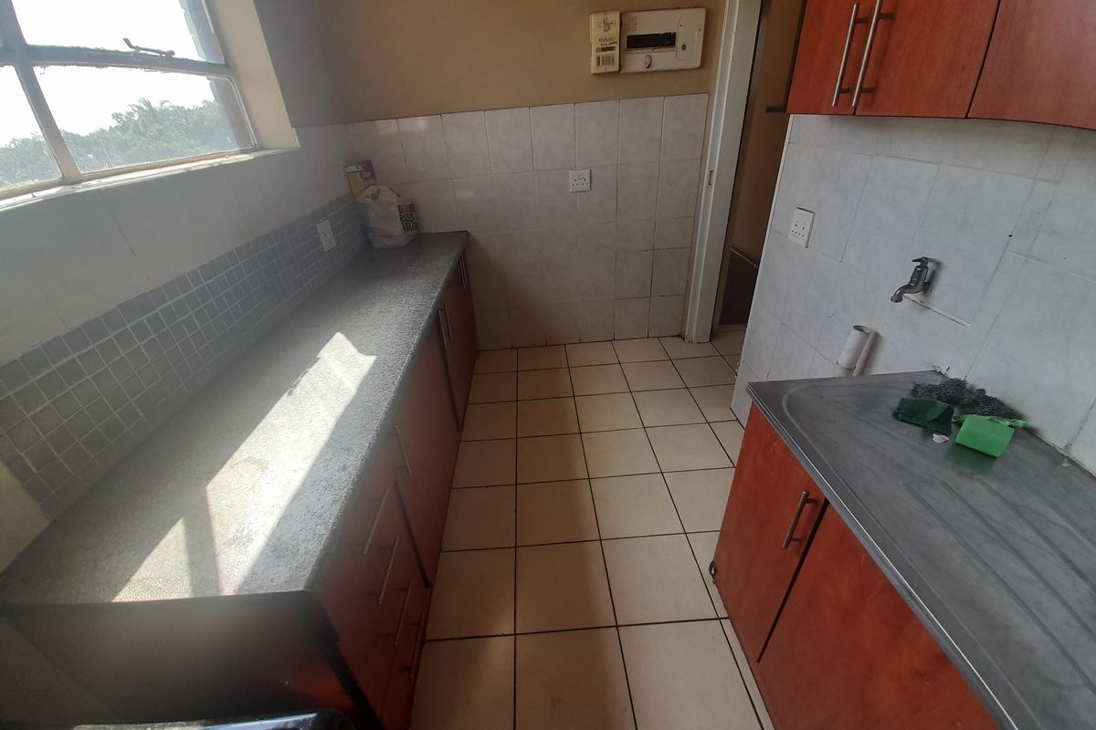 Flat at R4,250 - Photo 5