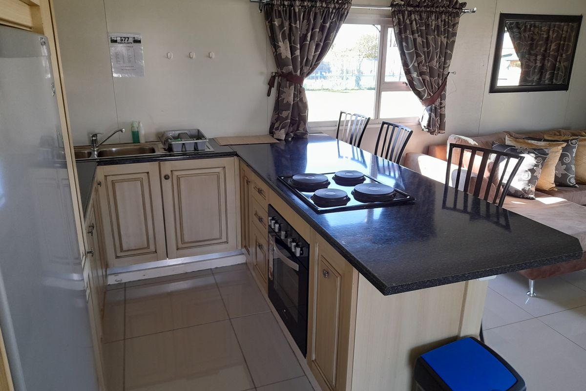 Furnished Cabin @ R8,500 - Photo 3