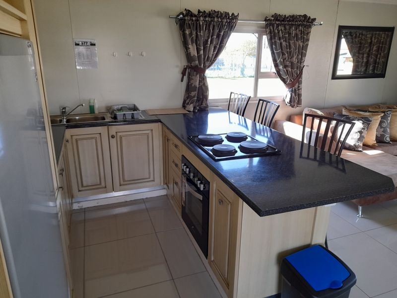 Furnished Cabin @ R8,500 - Photo 3