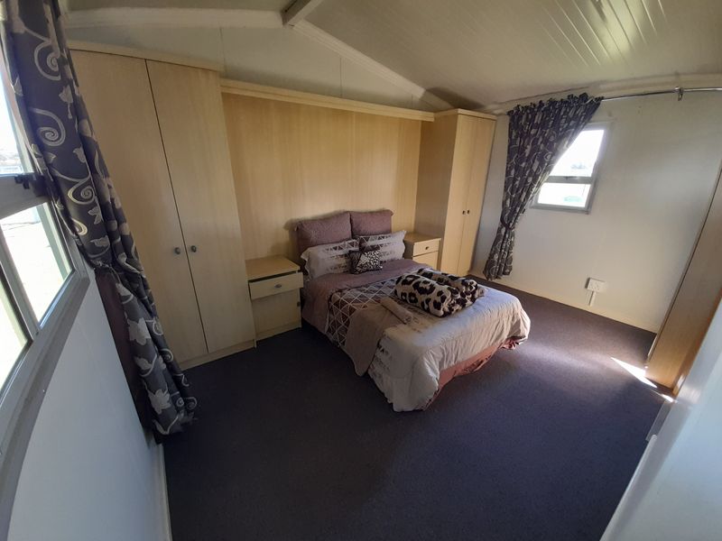 Furnished Cabin @ R8,500 - Photo 5