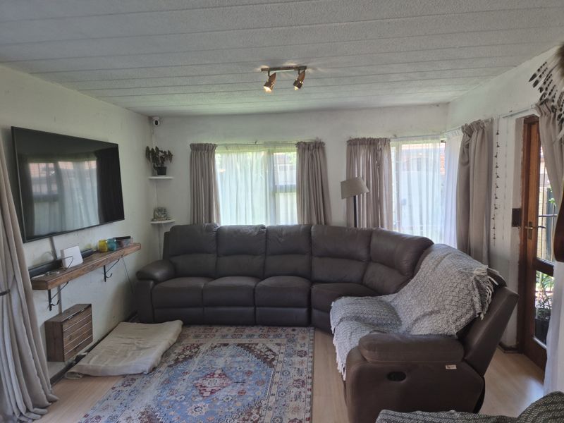 Where Practical Living Meets Good Value ! - Photo 4