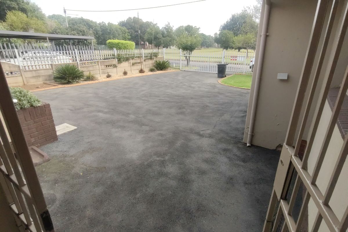 Perfect 3 Bedroom Family Home With A Potential Flatlet - Photo 4