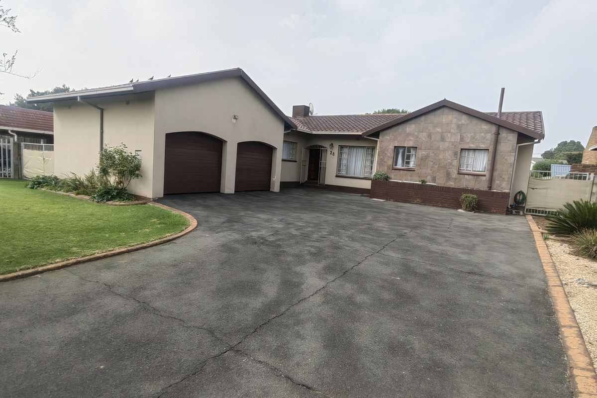 Perfect 3 Bedroom Family Home With A Potential Flatlet - Photo 3