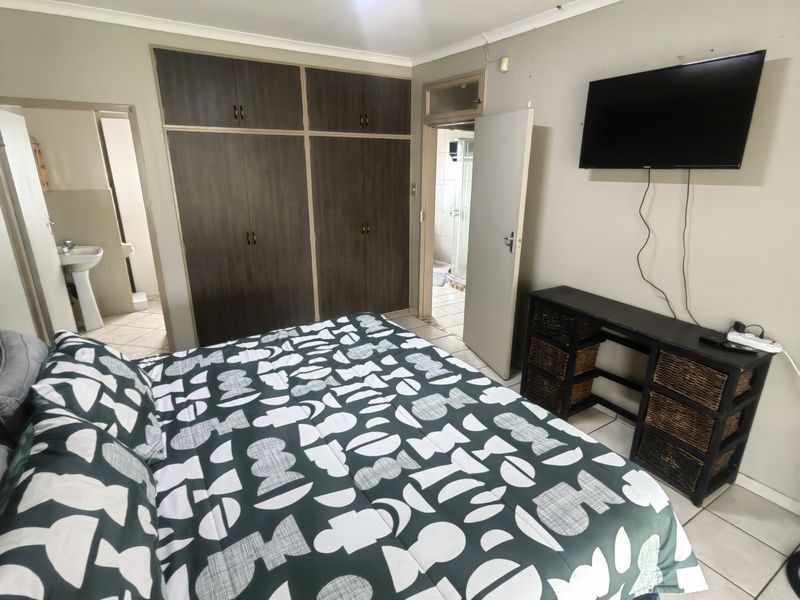 Perfect 3 Bedroom Family Home With A Potential Flatlet for sale - Photo 5