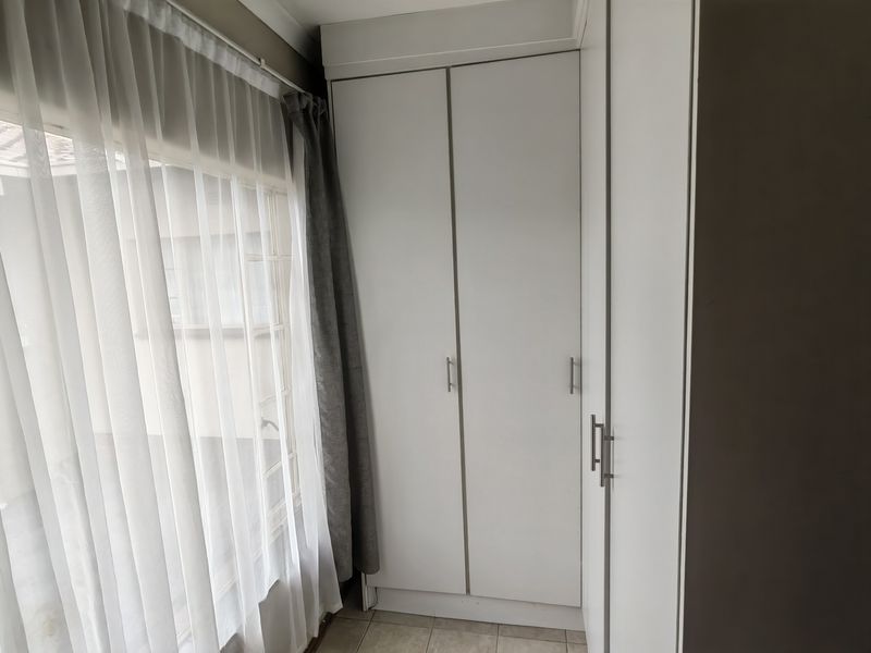 Perfect 3 Bedroom Family Home With A Potential Flatlet - Photo 8