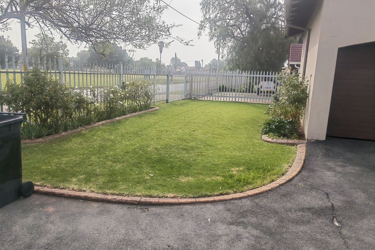 Perfect 3 Bedroom Family Home With A Potential Flatlet - Photo 2