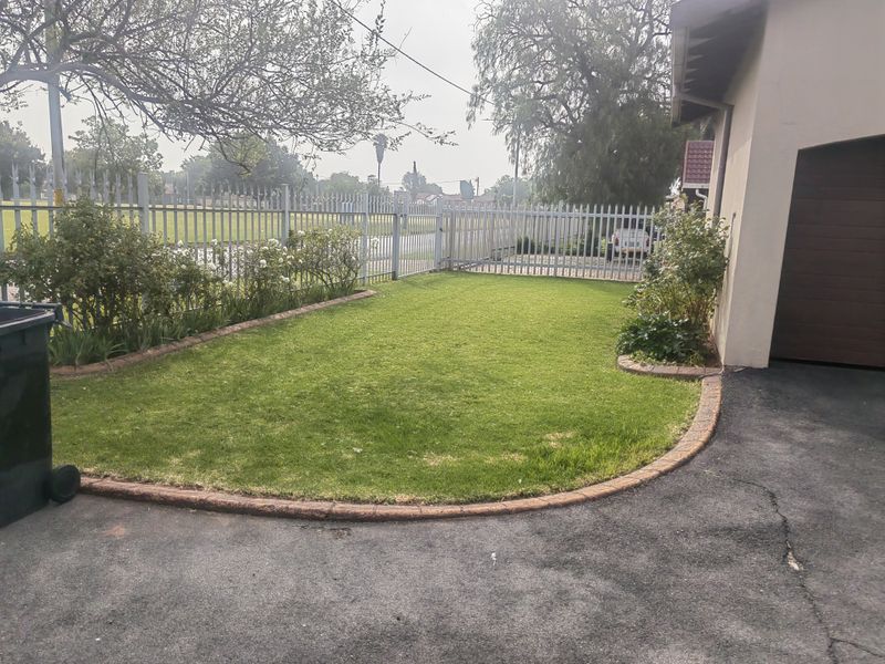 Perfect 3 Bedroom Family Home With A Potential Flatlet - Photo 2