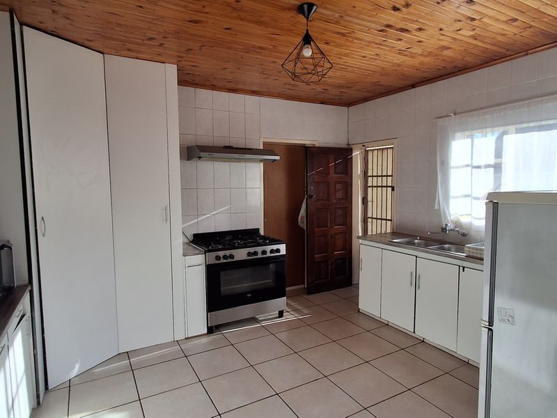 Perfect 3 Bedroom Family Home With A Potential Flatlet for sale - Photo 3