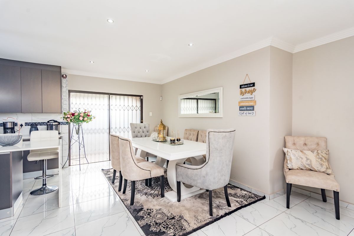 Modern Three-Bedroom Home in Secure Estate - Photo 3