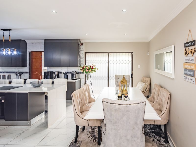 Modern Three-Bedroom Home in Secure Estate - Photo 4