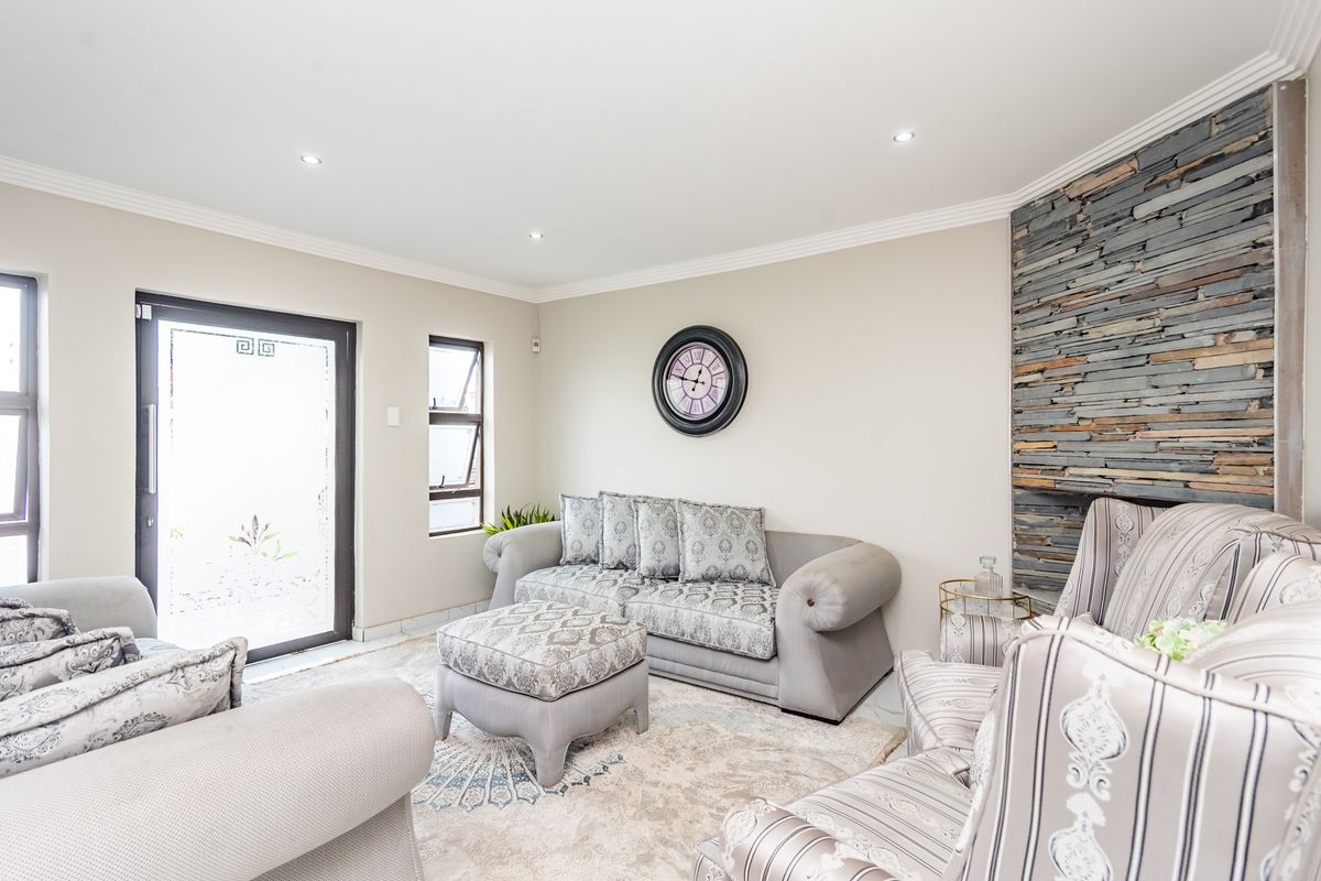 Modern Three-Bedroom Home in Secure Estate - Photo 2