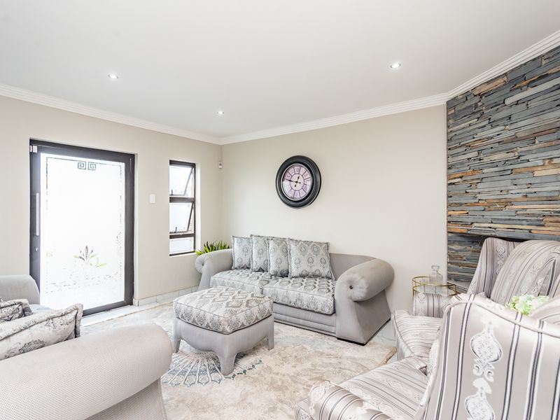 Modern Three-Bedroom Home in Secure Estate - Photo 2