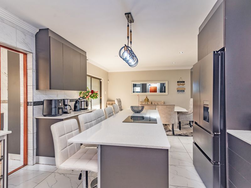 Modern Three-Bedroom Home in Secure Estate - Photo 8