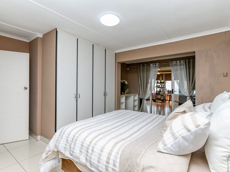 Coastal Living Meets Low Maintenance Luxury - Photo 9