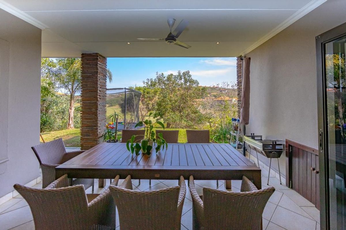 Beautiful Townhouse on Secure Golf Estate - Photo 4