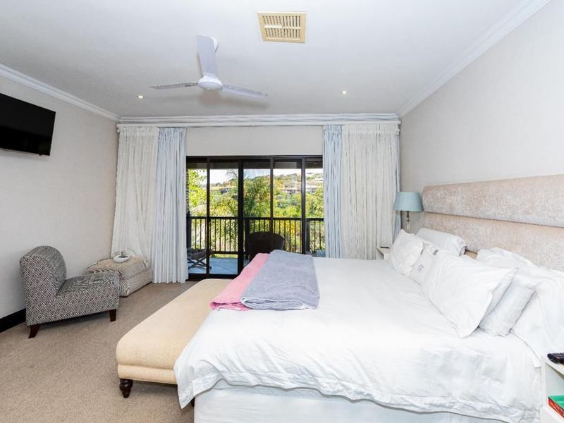 Beautiful Townhouse on Secure Golf Estate - Photo 9