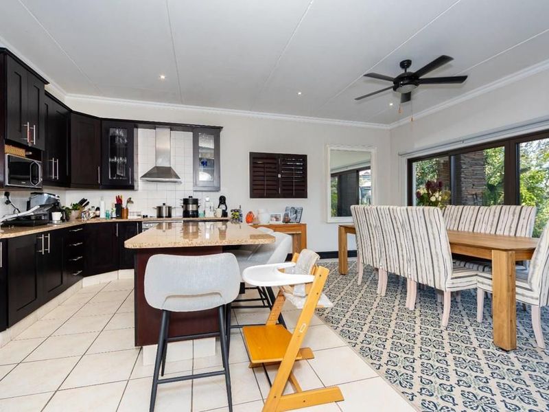 Beautiful Townhouse on Secure Golf Estate - Photo 7