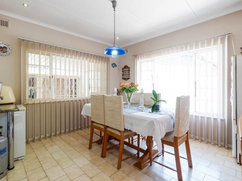 Ideal Family home - Photo 8