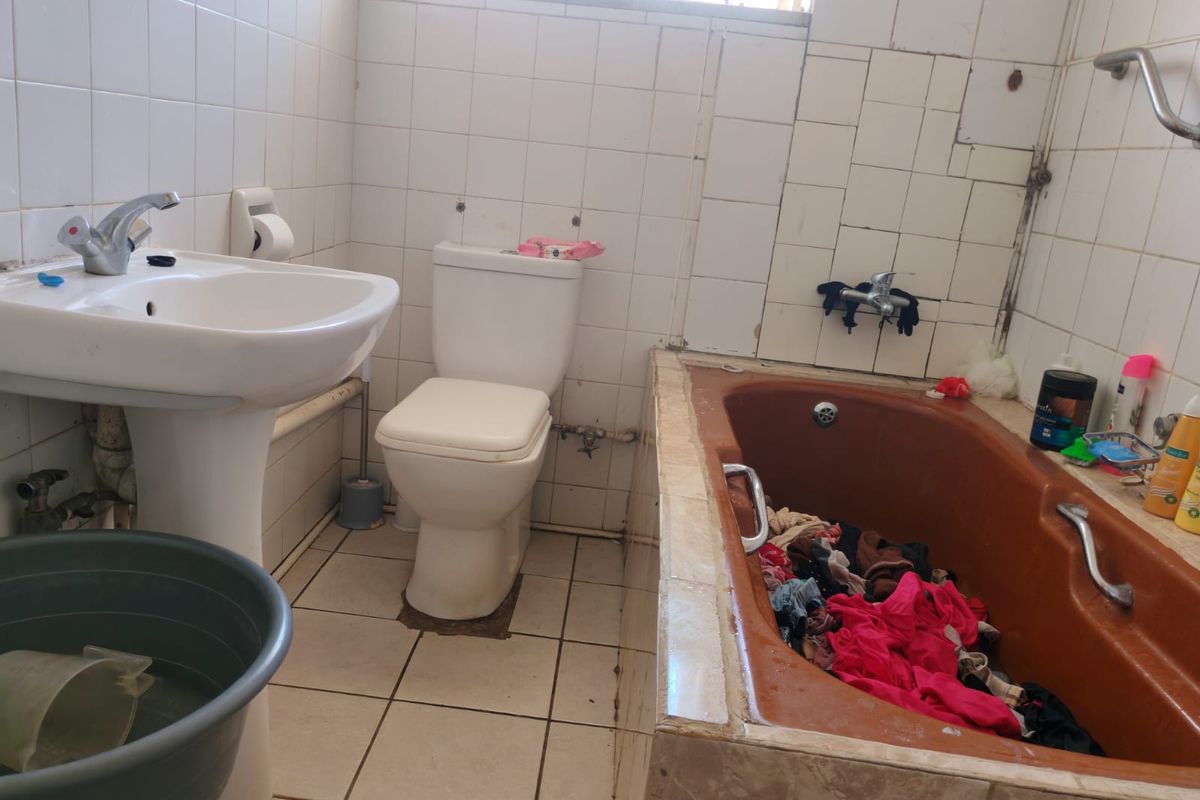 Smart Investment or Perfect Starter Home – 2 Bedrooms - Photo 5