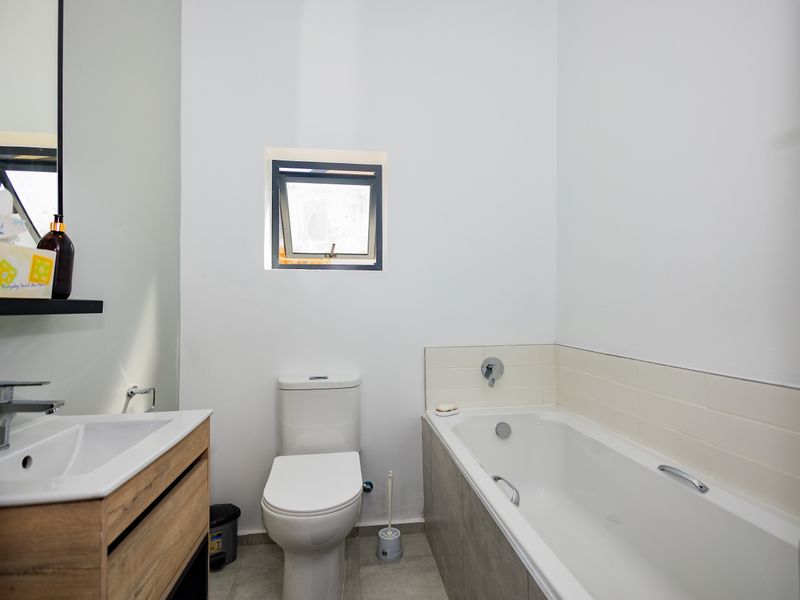Ground-Floor | Brand-New 2-Bedroom Apartment | ZomerWind Estate - Photo 10