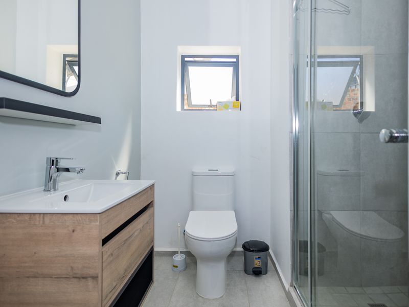 Ground-Floor | Brand-New 2-Bedroom Apartment | ZomerWind Estate - Photo 8