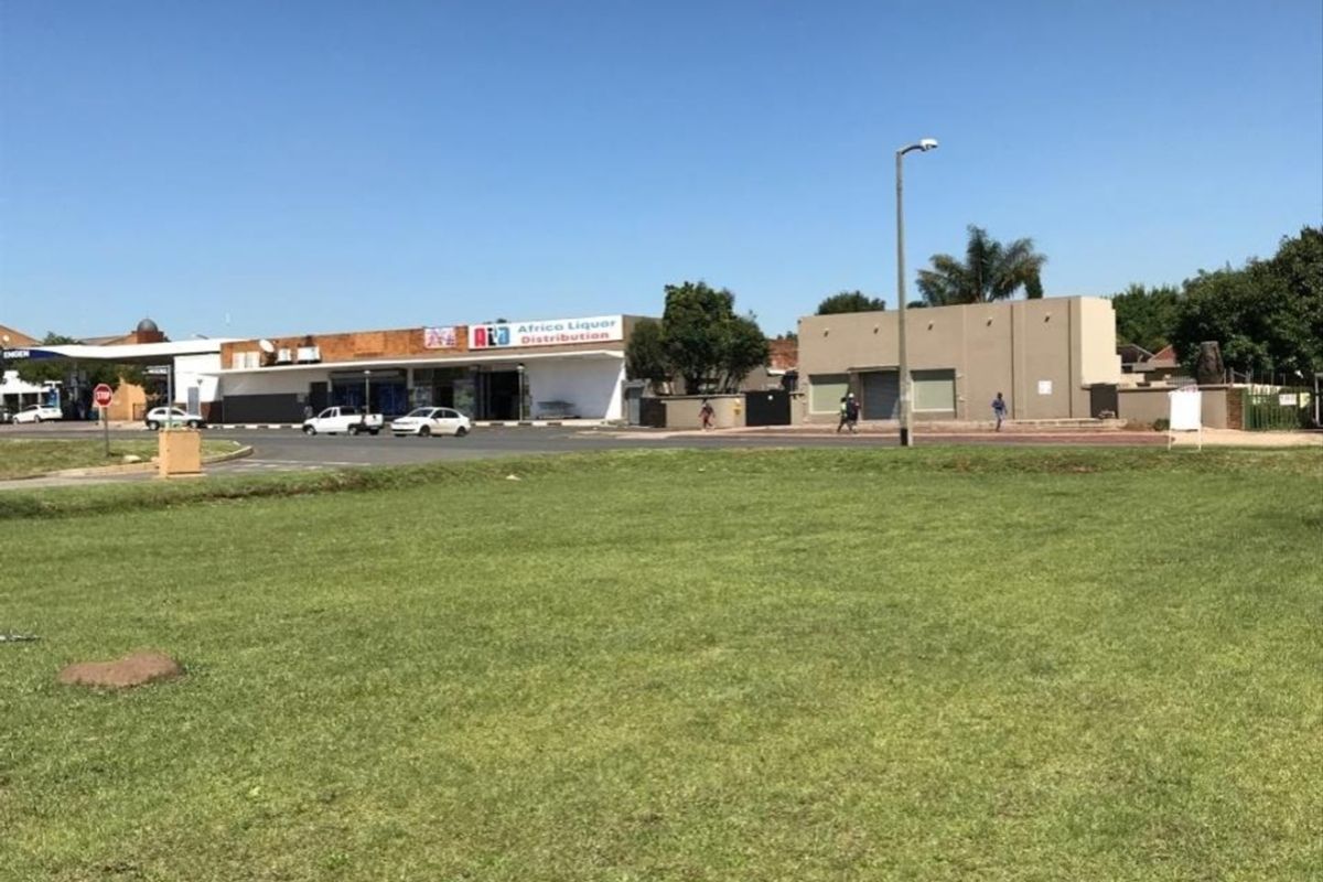Excellent Business Potential in sought after area! - Photo 3