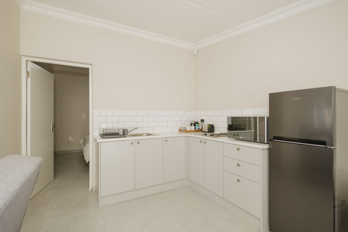 Fully Furnished Student Unit To Rent – Close to UWC - Photo 3