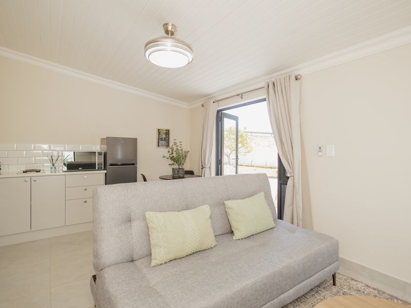 Fully Furnished Student Unit To Rent – Close to UWC - Photo 4