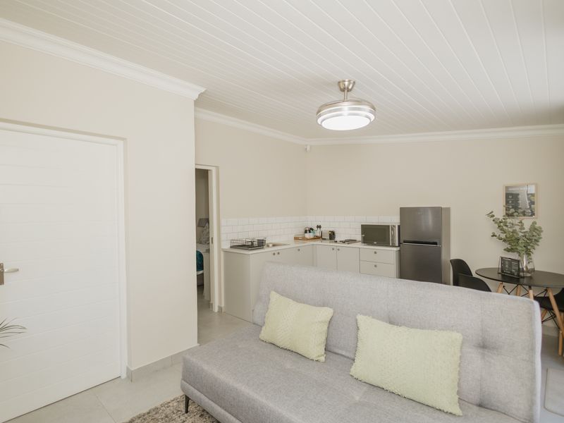 Fully Furnished Student Unit To Rent – Close to UWC - Photo 2