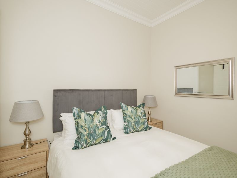 Fully Furnished Student Unit To Rent – Close to UWC - Photo 2