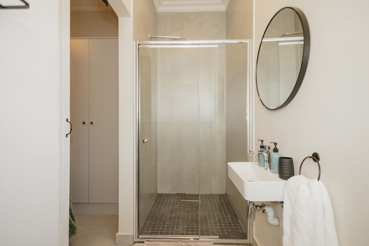 Fully Furnished Student Unit To Rent – Close to UWC - Photo 5