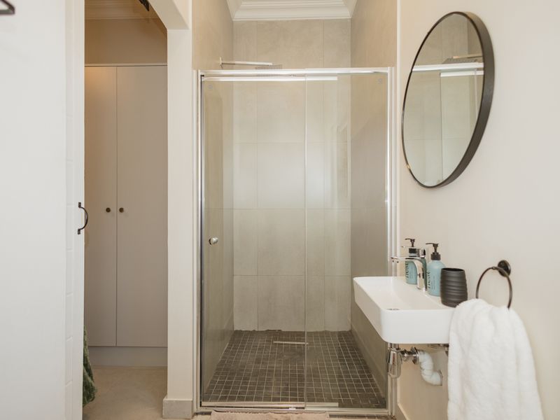 Fully Furnished Student Unit To Rent – Close to UWC - Photo 5